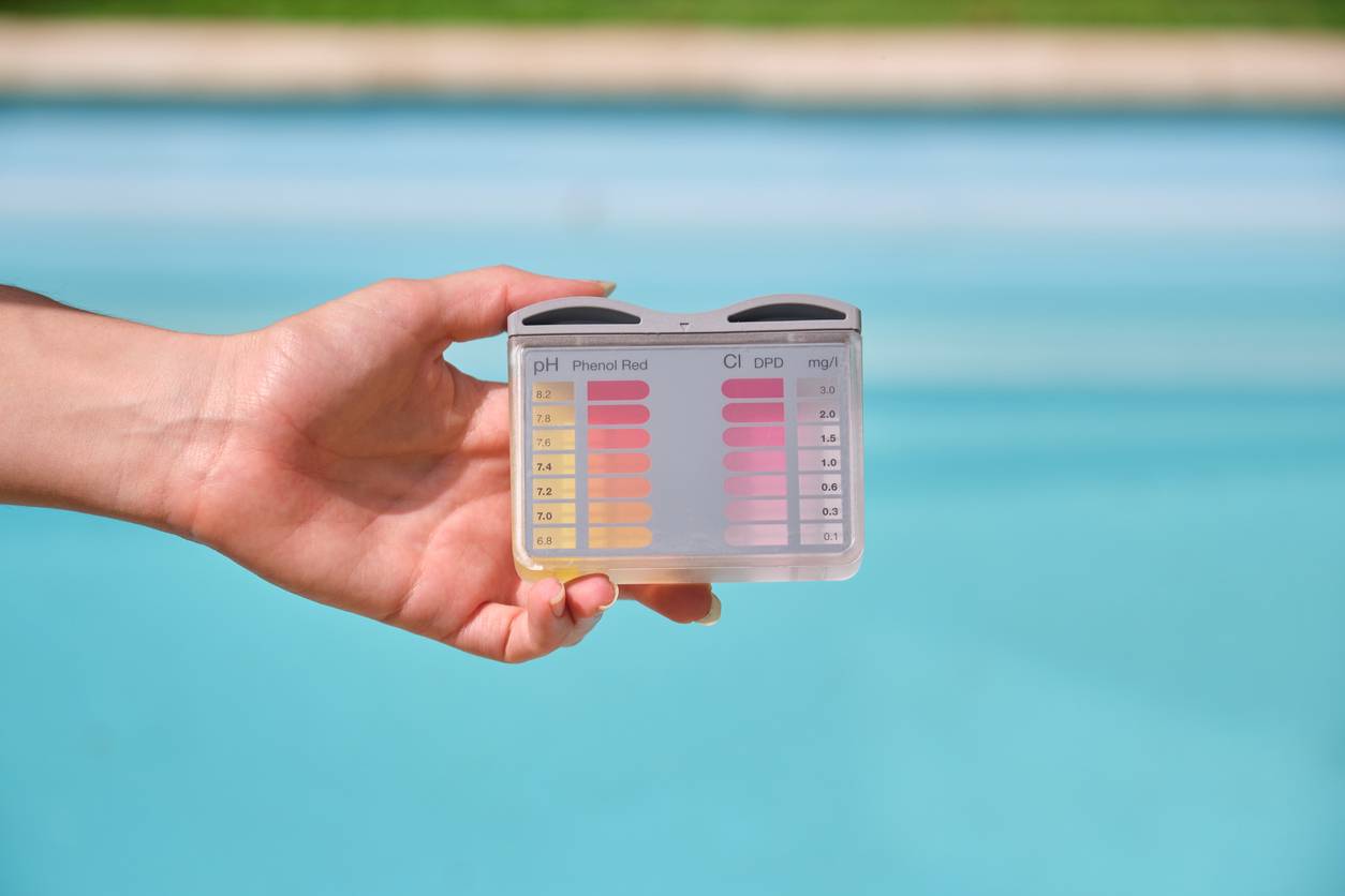 Vérification composition eau de piscine