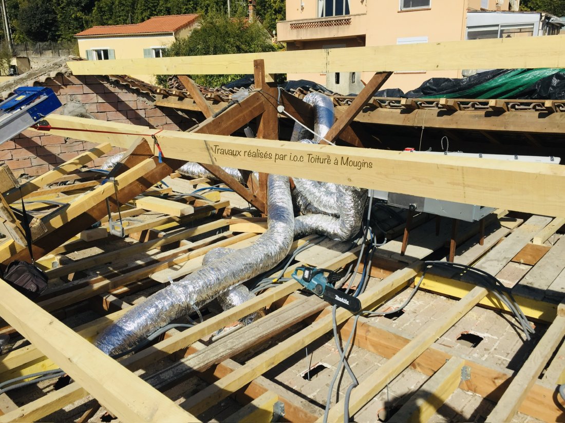 Rénov. toiture & charpente à Cannes: un travail artisanal