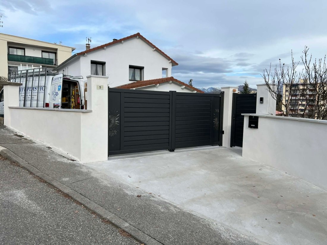 Portail et portillon aluminium