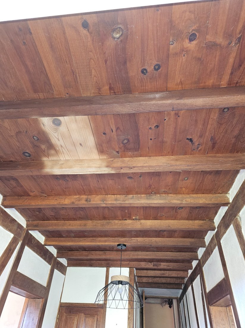 Plafonds bois aérogommés