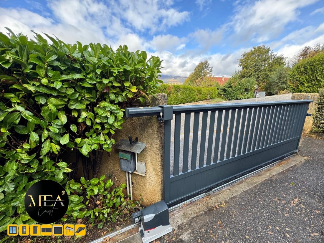 Portail coulissant aluminium et portillon assorti à Gap