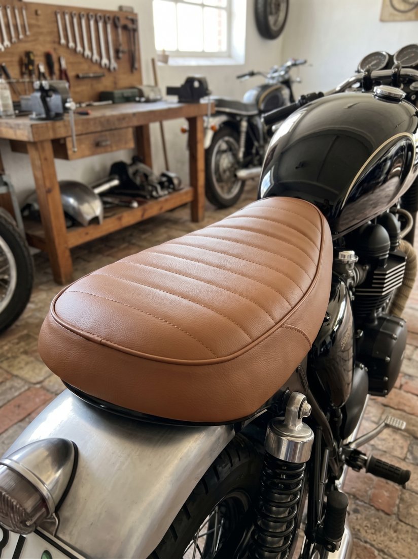 Selle Café Racer rénovée