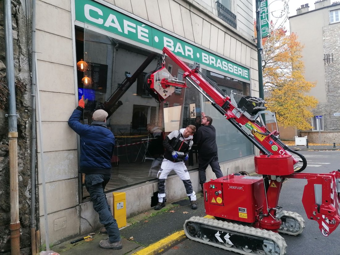 Remplacement vitrine grue