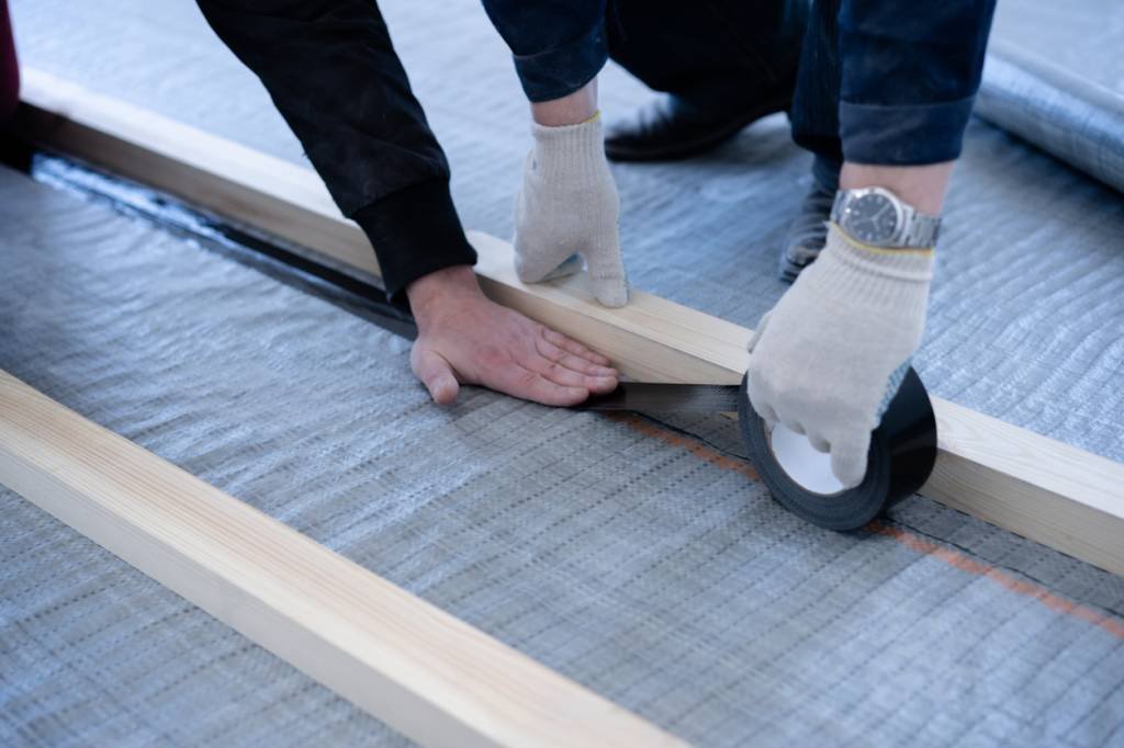 installation sous-couche isolante maison